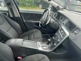 Volvo S60 (2011) thumbnail 4
