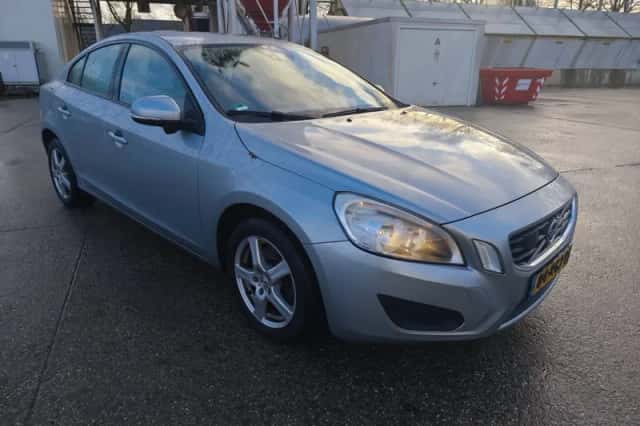 Volvo S60 (2012) thumbnail 2