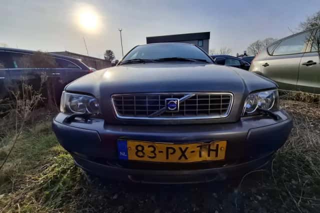 Volvo V40 (2005) thumbnail 3