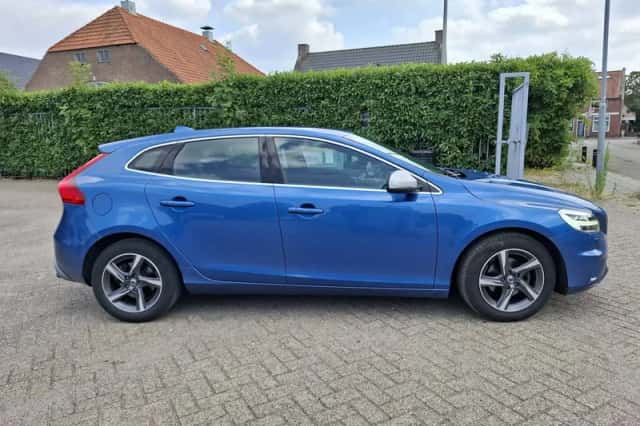 Volvo V40 (2017) thumbnail 4