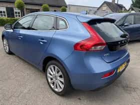 Volvo V40 (2016) thumbnail 3