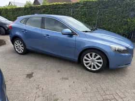 Volvo V40 (2016) thumbnail 4