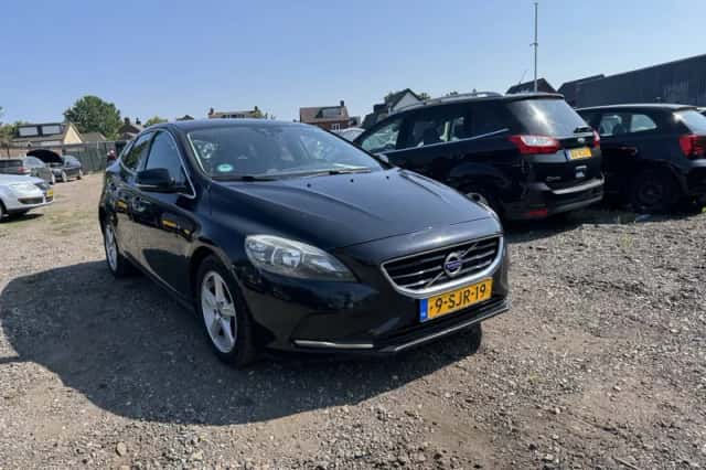 Volvo V40 (2013) thumbnail 3