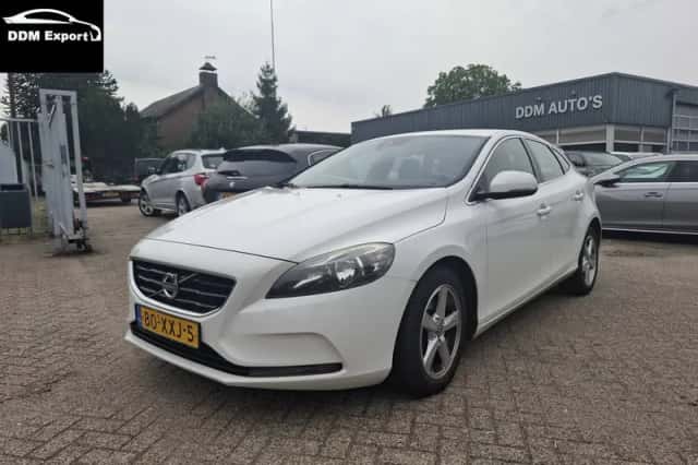 Volvo V40 (2012) thumbnail 1