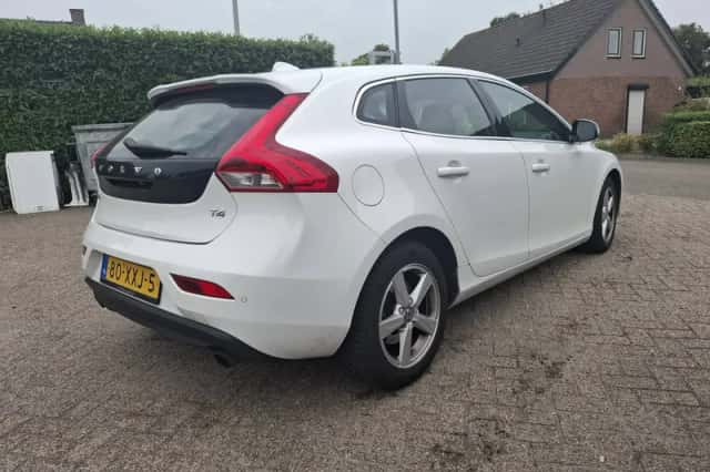 Volvo V40 (2012) thumbnail 5
