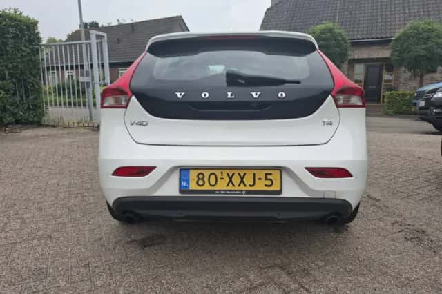 Volvo V40 (2012) thumbnail 6