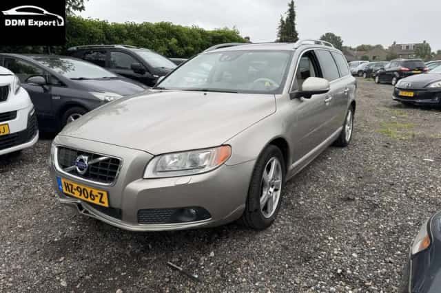 Volvo V70 (2012) thumbnail 1