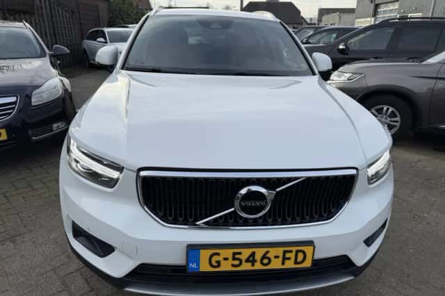 Volvo XC40 (2018) thumbnail 5