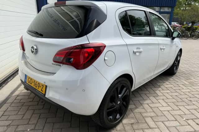 Opel Corsa (2015) thumbnail 3