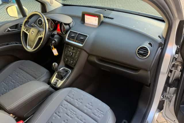 Opel Meriva (2017) thumbnail 2