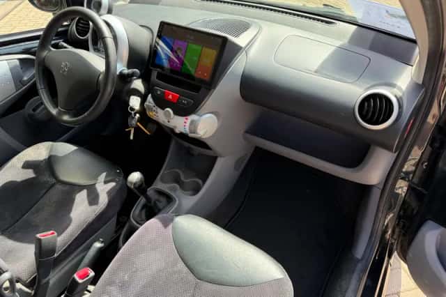 Peugeot 107 (2012) thumbnail 2