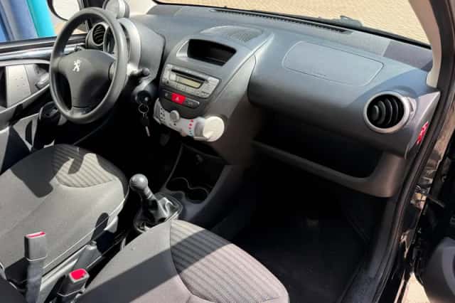 Peugeot 107 (2013) thumbnail 2