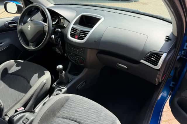 Peugeot 206 (2012) thumbnail 2