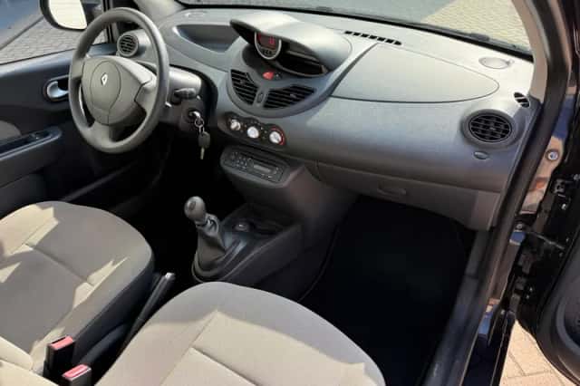 Renault Twingo (2010) thumbnail 2