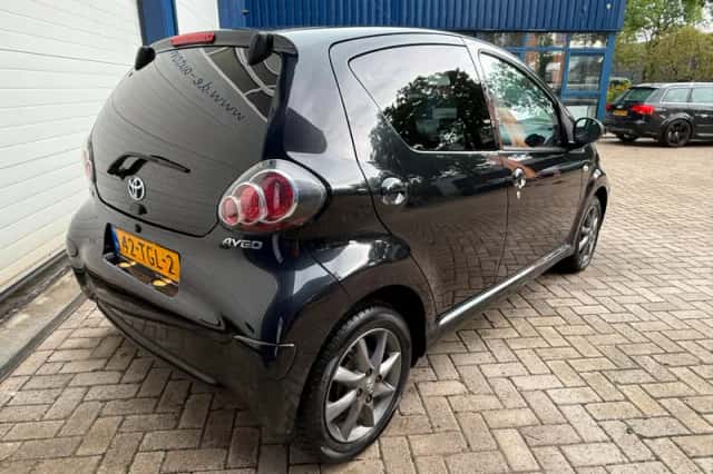 Toyota Aygo (2012) thumbnail 3