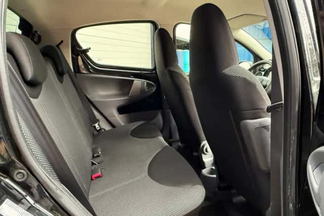 Toyota Aygo (2012) thumbnail 6