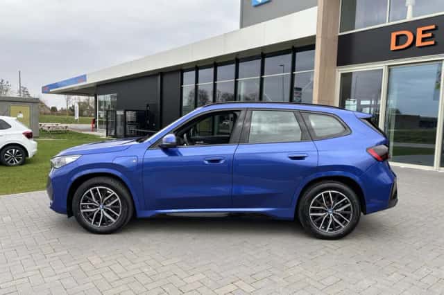 BMW X1 (2024) thumbnail 2