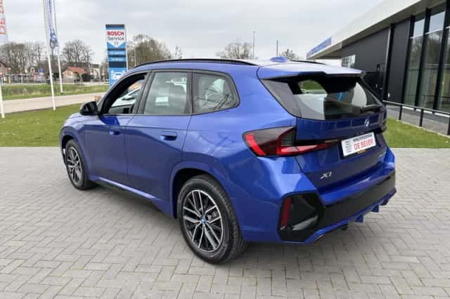 BMW X1 (2024) thumbnail 3
