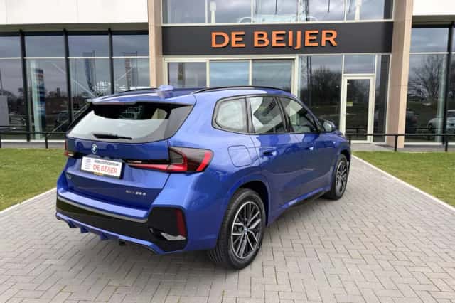 BMW X1 (2024) thumbnail 5
