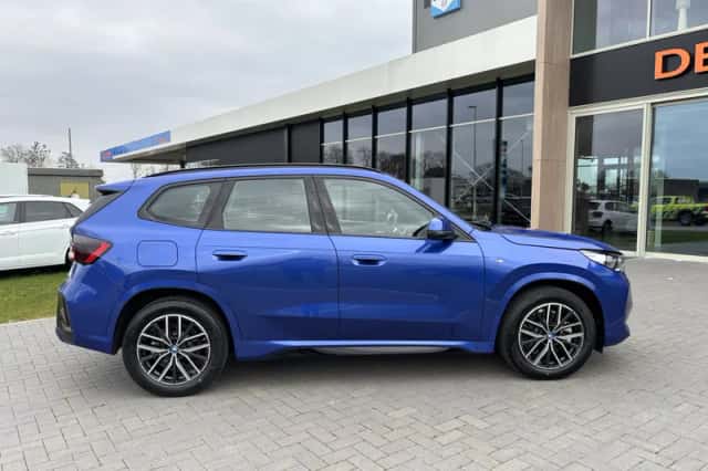 BMW X1 (2024) thumbnail 6