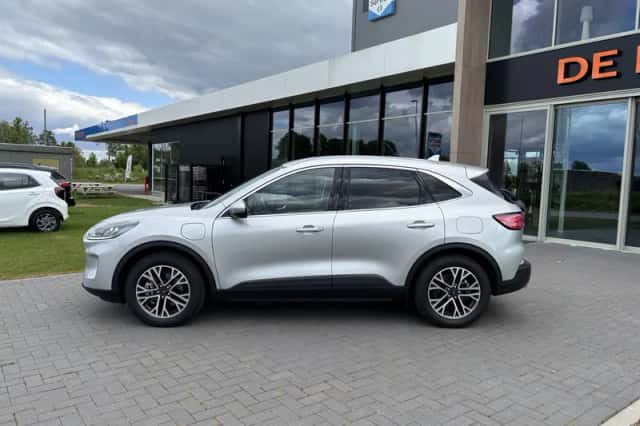 Ford Kuga (2021) thumbnail 2