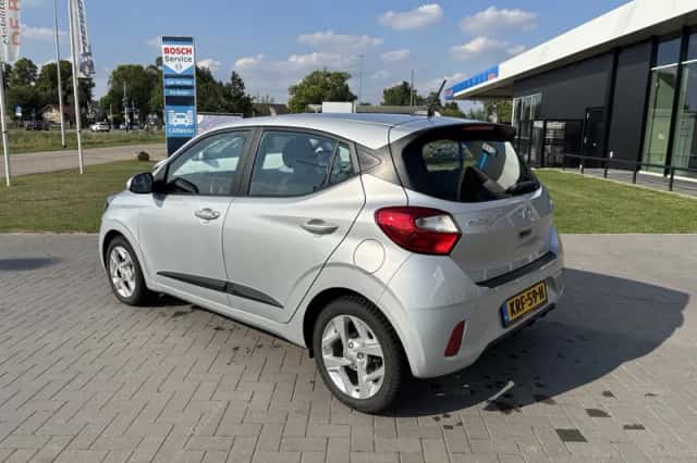 Hyundai i10 (2022) thumbnail 3