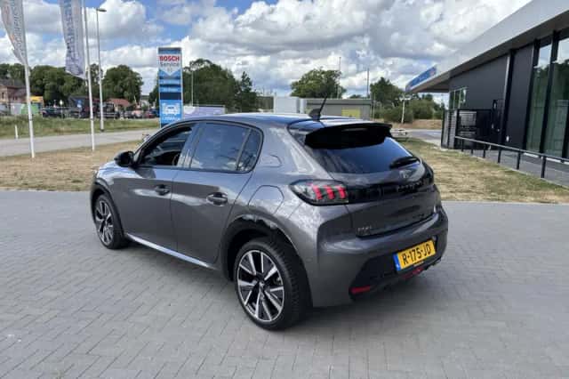 Peugeot 208 (2022) thumbnail 3