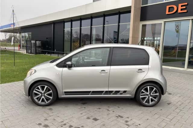 SEAT Mii (2019) thumbnail 2