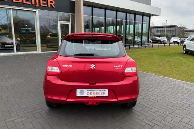 Suzuki Swift (2017) thumbnail 4