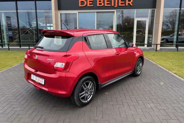 Suzuki Swift (2017) thumbnail 5