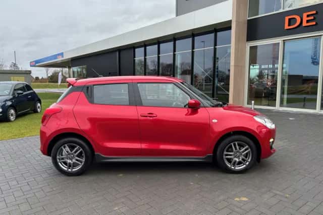 Suzuki Swift (2017) thumbnail 6