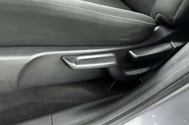 Honda HR-V (2016) thumbnail 22