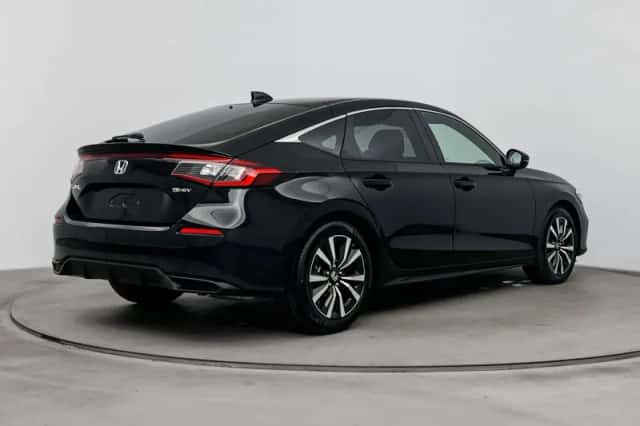Honda Civic (2026) thumbnail 2