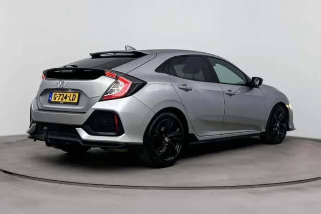 Honda Civic (2019) thumbnail 2