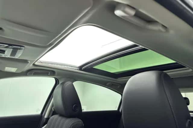 Honda HR-V (2015) thumbnail 17