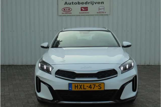 Kia XCeed (2025) thumbnail 2
