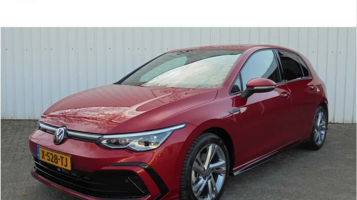 Volkswagen Golf (2024) — foto 1