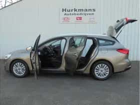Ford Focus (2019) thumbnail 5