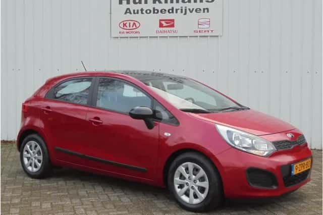 Kia Rio (2015) thumbnail 3