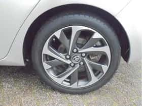 Toyota Auris thumbnail 10