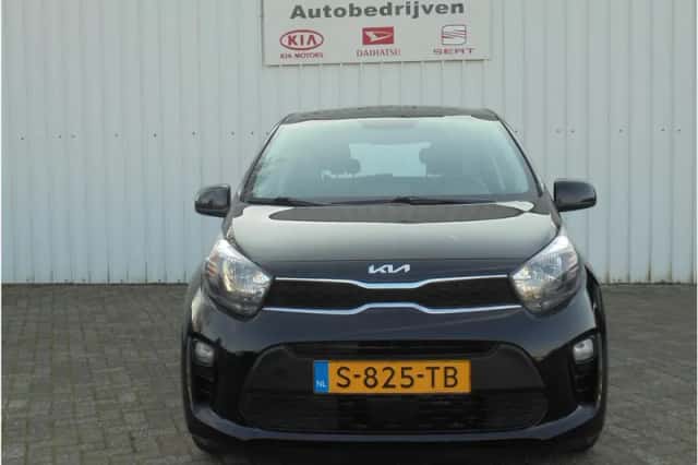 Kia Picanto (2023) thumbnail 2