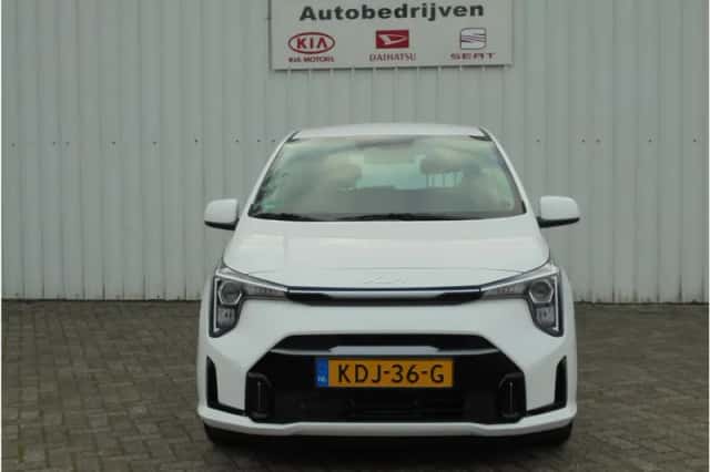 Kia Picanto (2024) thumbnail 2