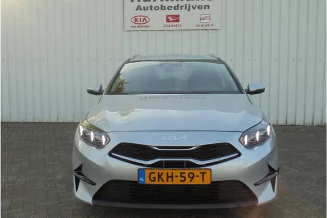 Kia Ceed (2024) thumbnail 2