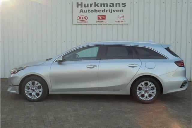 Kia Ceed (2024) thumbnail 4