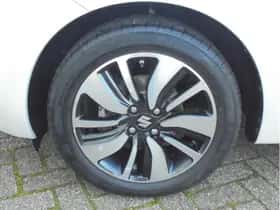 Suzuki Swift thumbnail 10
