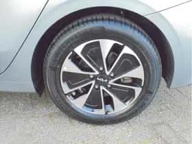 Kia Ceed (2023) thumbnail 13