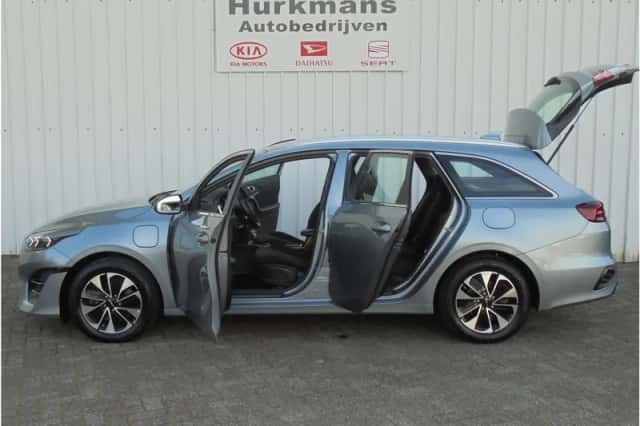Kia Ceed (2023) thumbnail 5