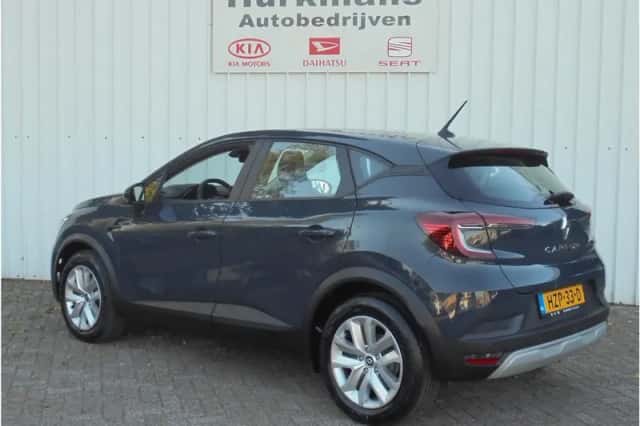 Renault Captur (2023) thumbnail 6