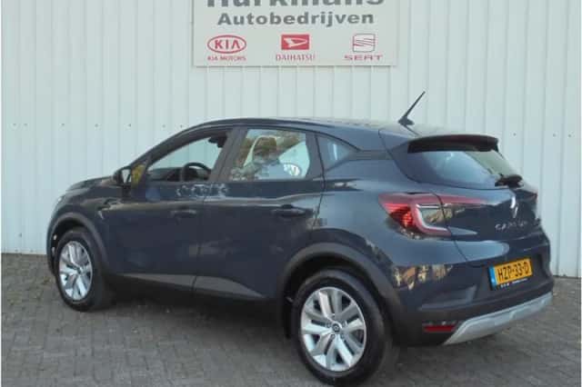 Renault Captur (2023) thumbnail 6