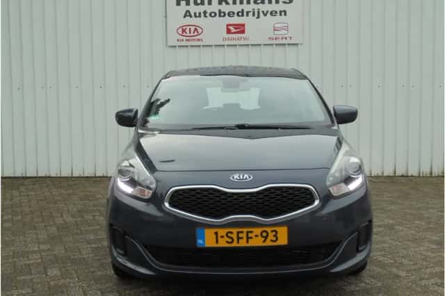Kia Carens (2013) thumbnail 2